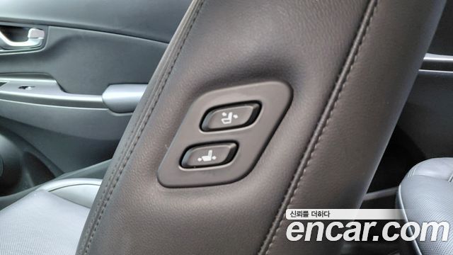 Hyundai Kona Gasoline 1.6 Turbo 2WD Inspiration 2023 — фото 17