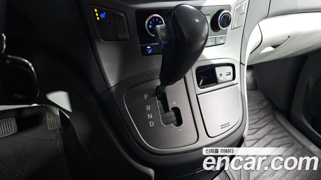 Hyundai Grand Starex Van 3-Seater Smart 2021 — фото 9
