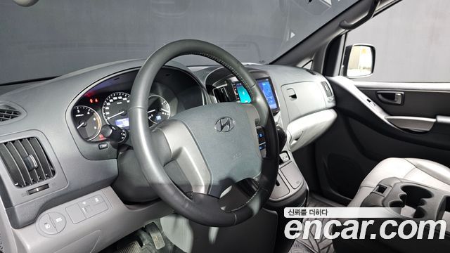 Hyundai Grand Starex Van 3-Seater Smart 2021 — фото 11