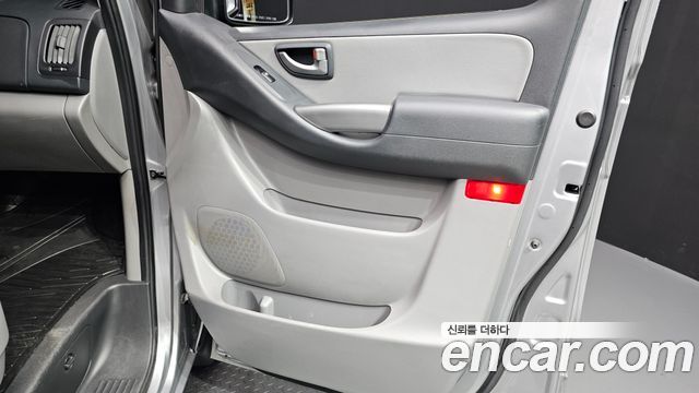 Hyundai Grand Starex Van 3-Seater Smart 2021 — фото 24