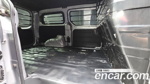 Hyundai Grand Starex Van 3-Seater Smart 2021 — фото 32
