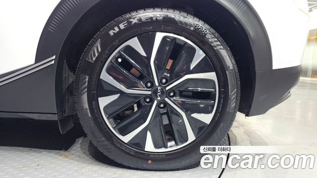 Kia EV6 Long Range 4WD Air 2023 — фото 21
