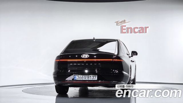 Hyundai Grandeur (GN7) 2,5 Gasoline 2WD Calligraphy 2024 — фото 4