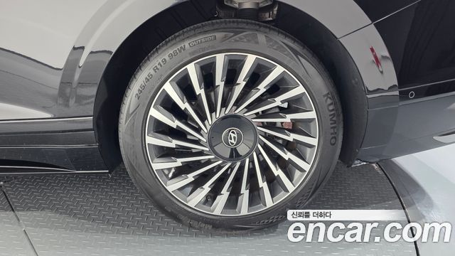 Hyundai Grandeur (GN7) 2,5 Gasoline 2WD Calligraphy 2024 — фото 21