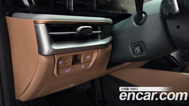 Hyundai Grandeur (GN7) 2,5 Gasoline 2WD Calligraphy 2024 — фото 28