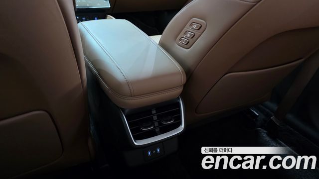 Hyundai Grandeur (GN7) 2,5 Gasoline 2WD Calligraphy 2024 — фото 32