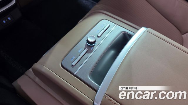 Hyundai Grandeur (GN7) 2,5 Gasoline 2WD Calligraphy 2024 — фото 33