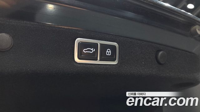 Hyundai Grandeur (GN7) 2,5 Gasoline 2WD Calligraphy 2024 — фото 38