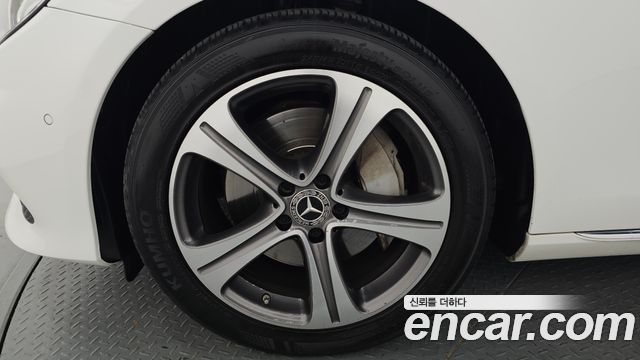 Mercedes-Benz E-Class (W213) E300 Avantgarde 2019 — фото 5