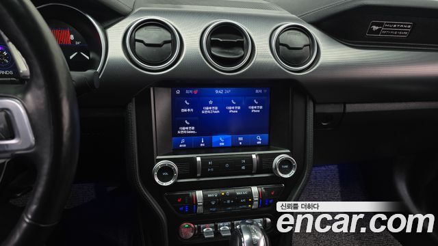 Ford Mustang Coupe 2020 — фото 13