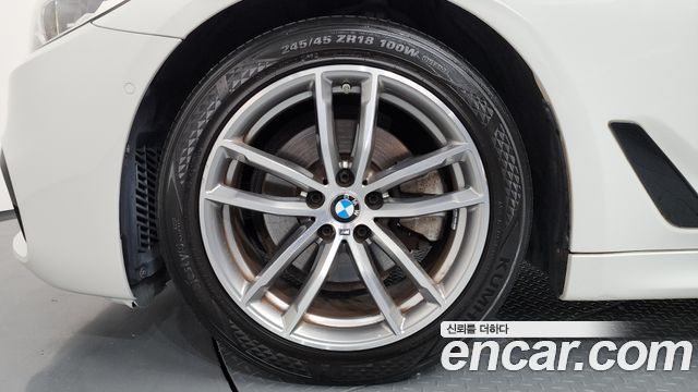 BMW 5 Series (G30) 520d M Sport package 2017 — фото 5