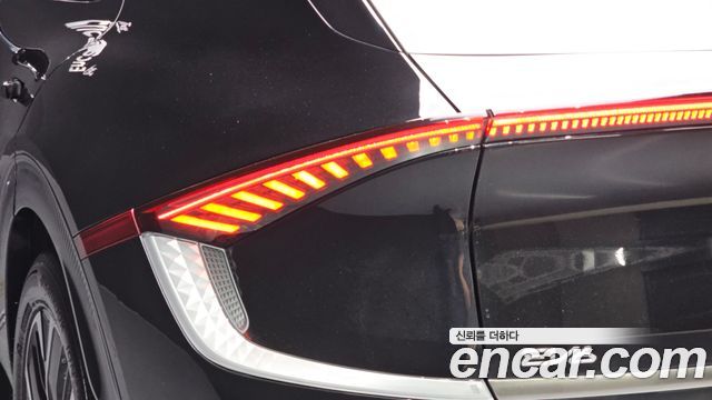 Kia EV6 Long Range Earth 2022 — фото 23