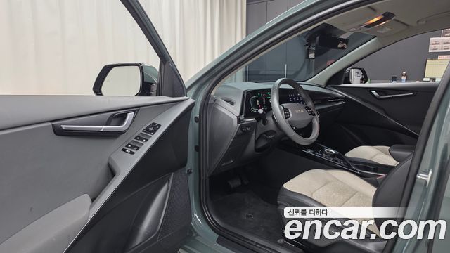 Kia Niro Prestige 2024 — фото 10