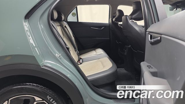 Kia Niro Prestige 2024 — фото 11
