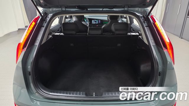 Kia Niro Prestige 2024 — фото 16