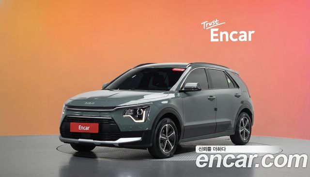 Kia Niro Prestige 2024 — фото 1