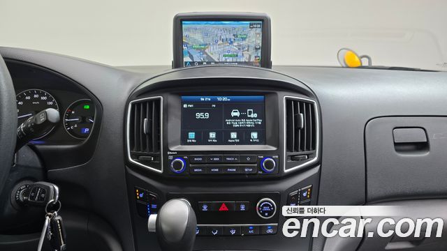 Hyundai Grand Starex School Bus 2020 — фото 12