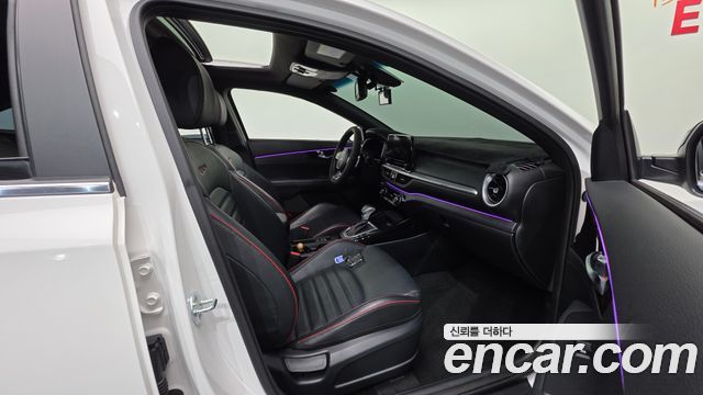 Kia K3 (II) 1.6 Turbo GT 5Door Signature 2022 — фото 10
