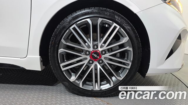Kia K3 (II) 1.6 Turbo GT 5Door Signature 2022 — фото 21