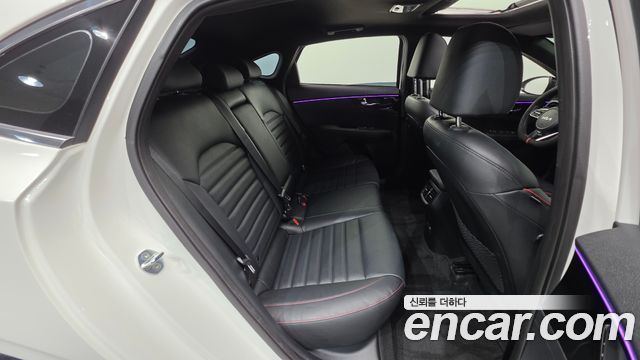 Kia K3 (II) 1.6 Turbo GT 5Door Signature 2022 — фото 31