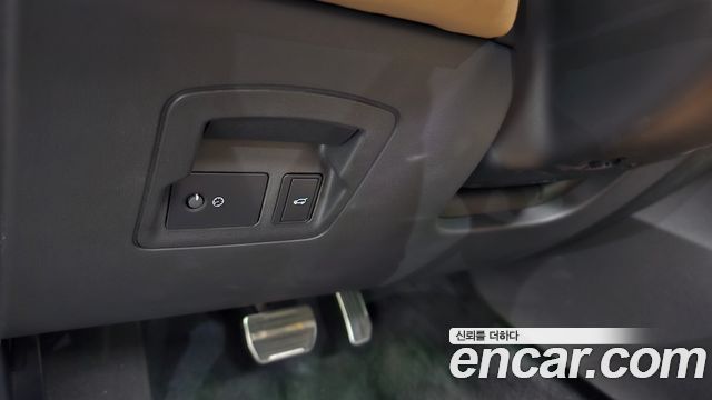 Land Rover Range Rover Velar 3.0 P400 Dynamic HSE 2025 — фото 40