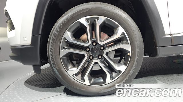 Jeep Compass (II) 2.4 Limitied AWD 2022 — фото 5