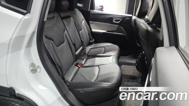 Jeep Compass (II) 2.4 Limitied AWD 2022 — фото 11