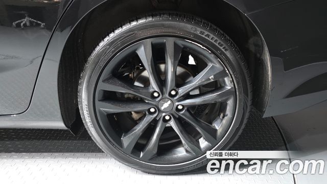 Chevrolet Malibu 2.0 Turbo Perfect Black 2019 — фото 21