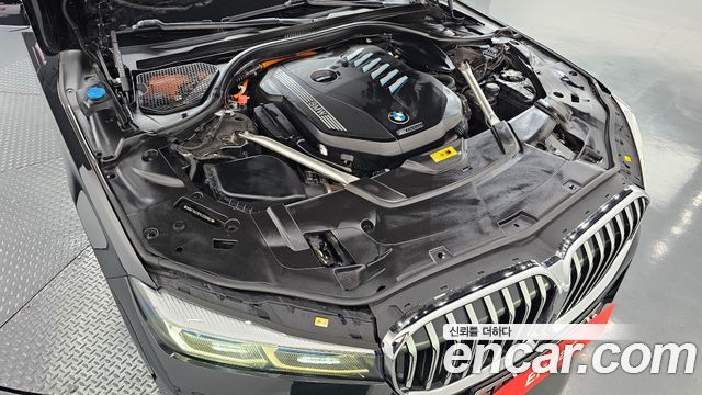 BMW 7 Series (G11) 745Le iPerformance M Sport 2020 — фото 6