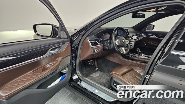 BMW 7 Series (G11) 745Le iPerformance M Sport 2020 — фото 10