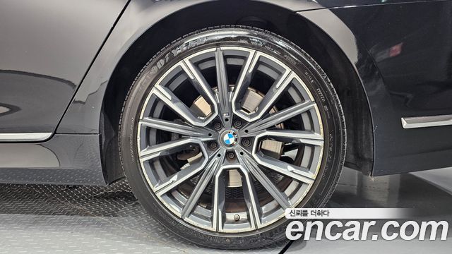 BMW 7 Series (G11) 745Le iPerformance M Sport 2020 — фото 21
