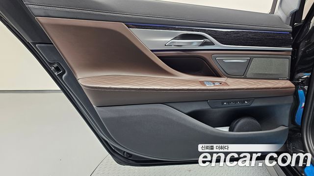 BMW 7 Series (G11) 745Le iPerformance M Sport 2020 — фото 25