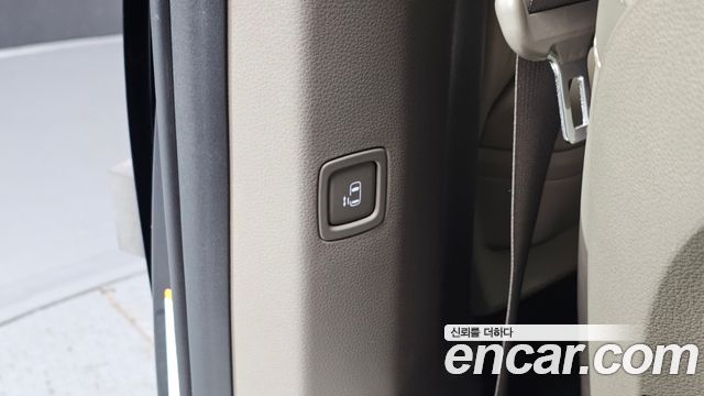 Kia Carnival (IV) Gasoline 4-Seater Hi-Limousine Signature 2023 — фото 37