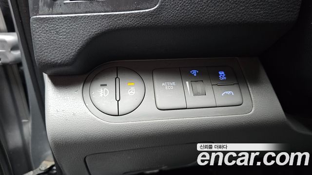 Hyundai Grand Starex Van 5-Seater Modern 2021 — фото 16