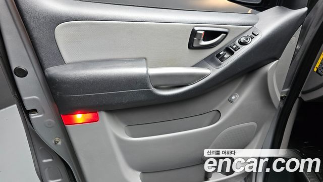 Hyundai Grand Starex Van 5-Seater Modern 2021 — фото 24