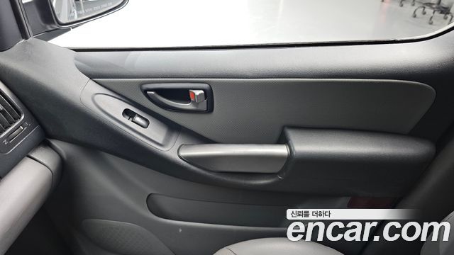 Hyundai Grand Starex Van 5-Seater Modern 2021 — фото 25