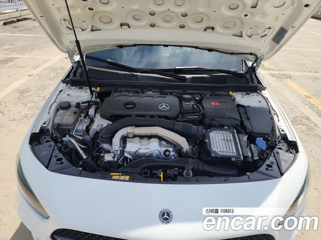 Mercedes-Benz A-Class (W177) A220 Sedan 2024 — фото 2