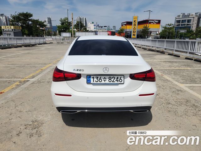 Mercedes-Benz A-Class (W177) A220 Sedan 2024 — фото 3