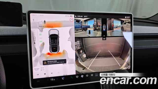 Tesla Model Y Long Range AWD 2025 — фото 18