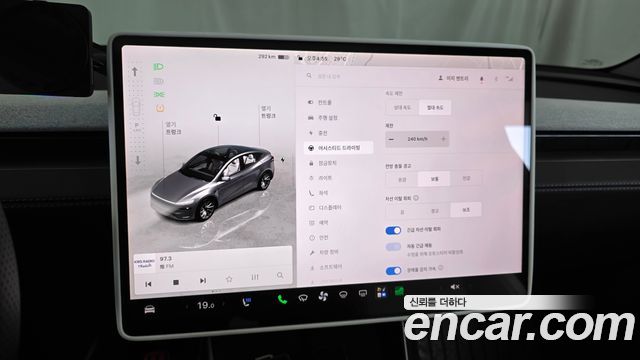 Tesla Model Y Long Range AWD 2025 — фото 19