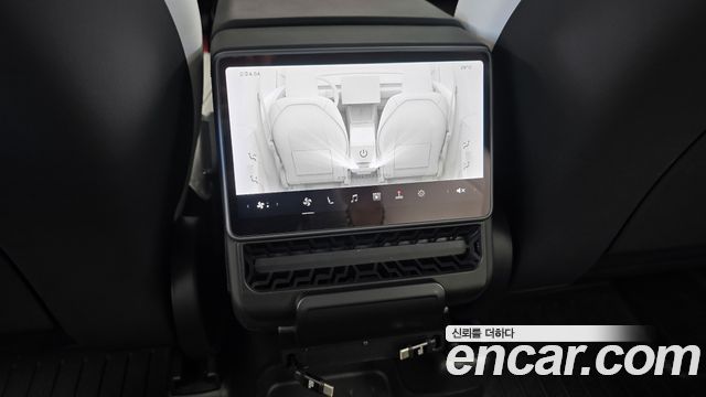 Tesla Model Y Long Range AWD 2025 — фото 23