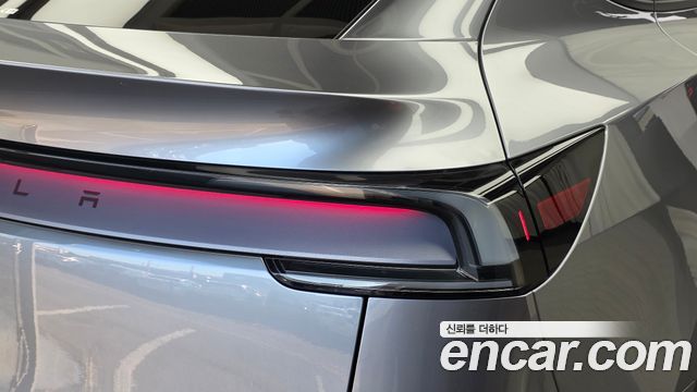 Tesla Model Y Long Range AWD 2025 — фото 29