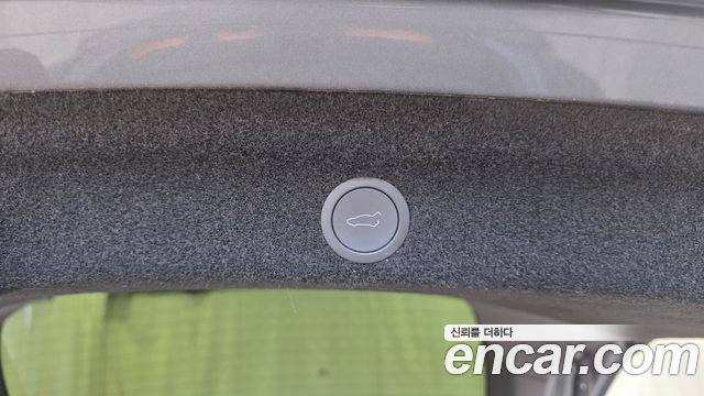 Tesla Model Y Long Range AWD 2025 — фото 35