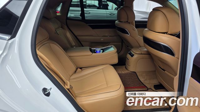 Genesis G90 (RS4) Gasoline 3.5 Turbo 2WD 2022 — фото 12