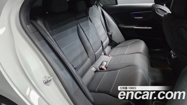 Mercedes-Benz C-Class (W206) C300 4MATIC Avantgarde 2024 — фото 11