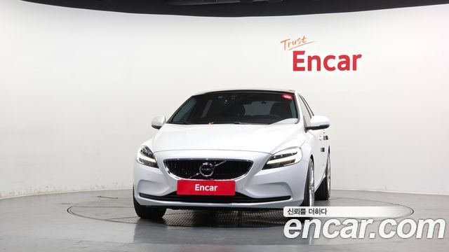 Volvo V40 D3 2nd 2018 — фото 3