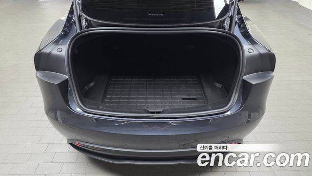 Tesla Model 3 RWD 2025 — фото 18