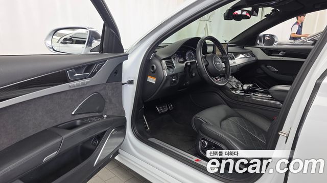 Audi S8 4.0 TFSI quattro D4 2014 — фото 10