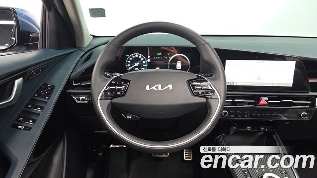 Kia Niro Signature 2022 — фото 12
