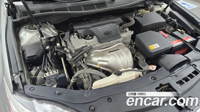 Toyota Camry 2.5 XLE 2017 — фото 6